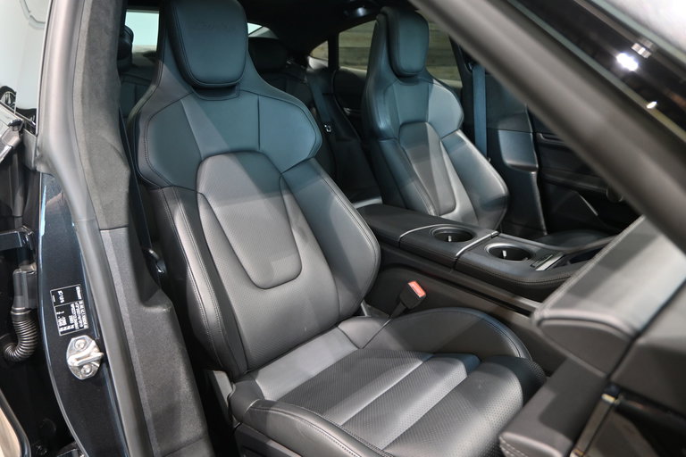 Porsche Taycan Turbo