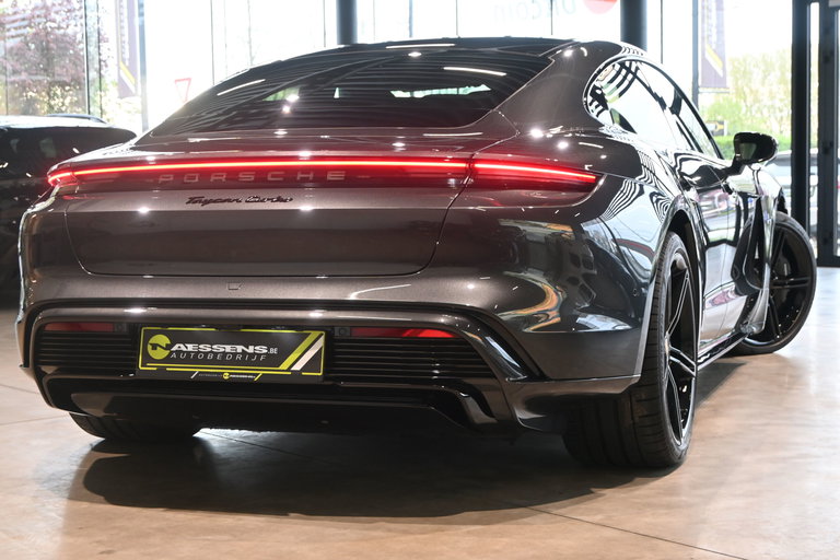 Porsche Taycan Turbo