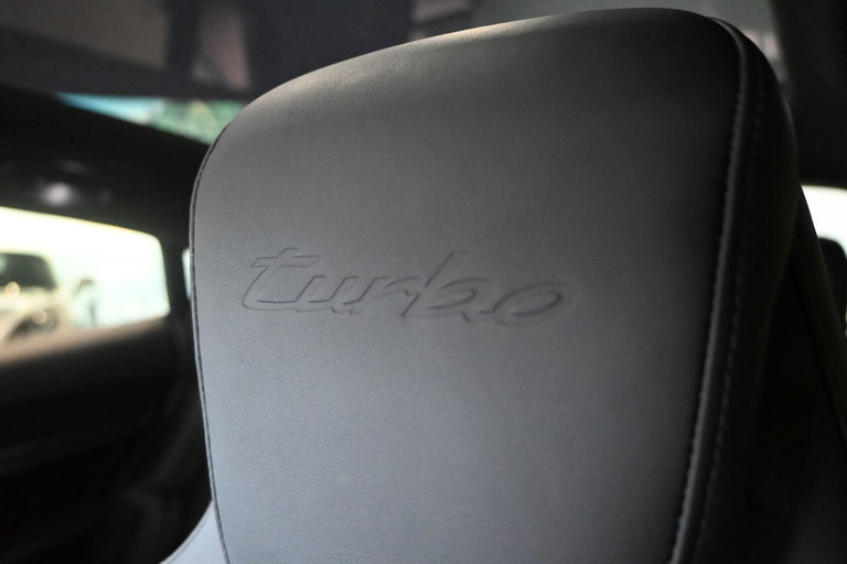 Porsche Taycan Turbo