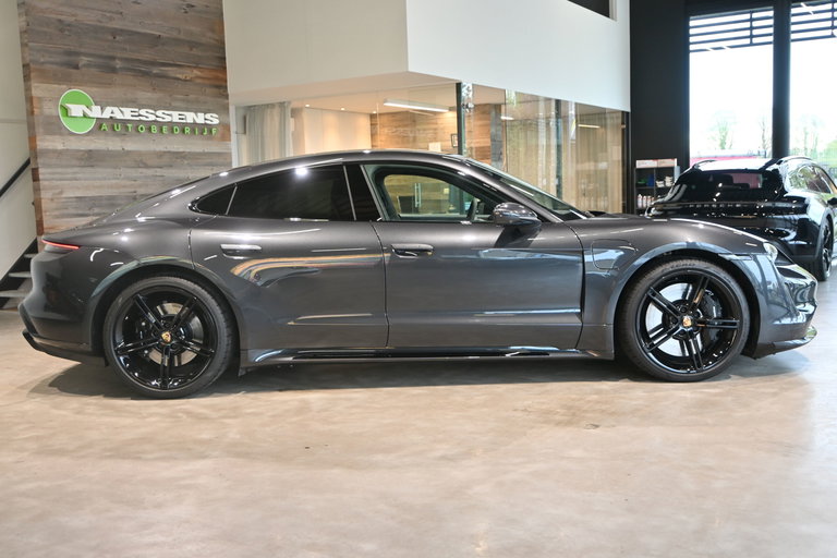 Porsche Taycan Turbo