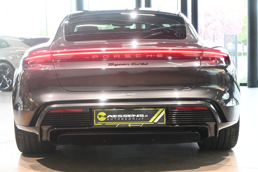 Porsche Taycan Turbo