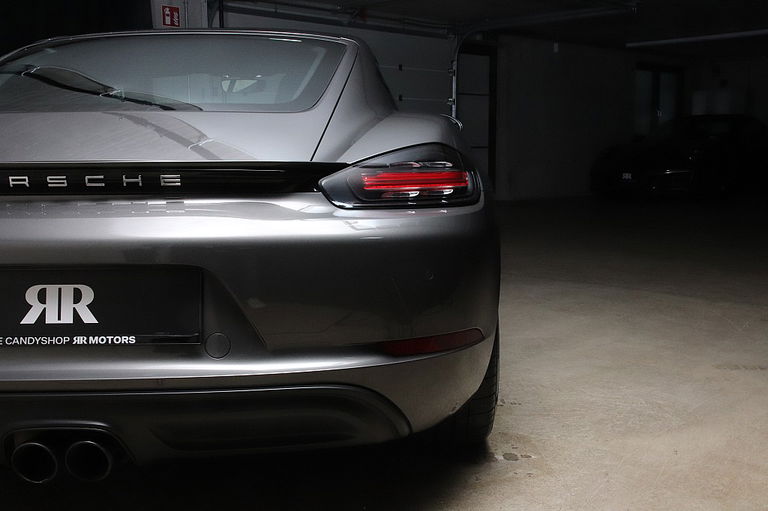 Porsche 718 Cayman