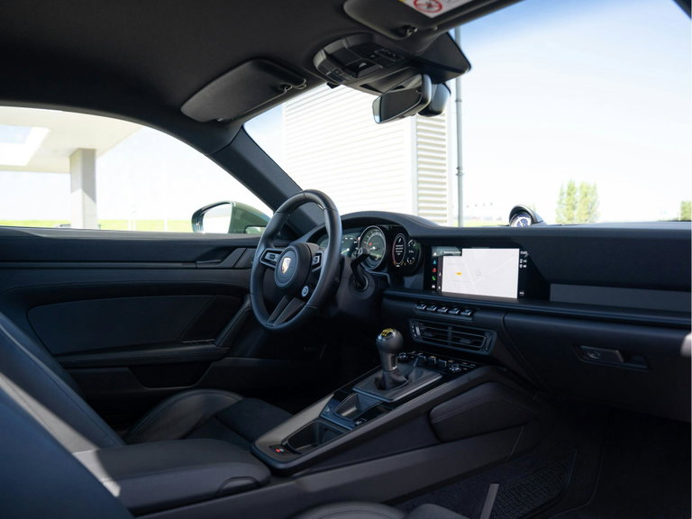 Porsche 992 GT3 Touring