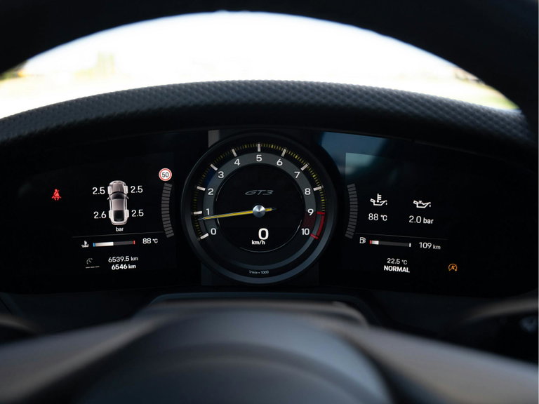 Porsche 992 GT3 Touring