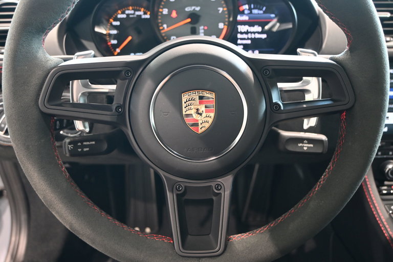 Porsche 718 Cayman GT4