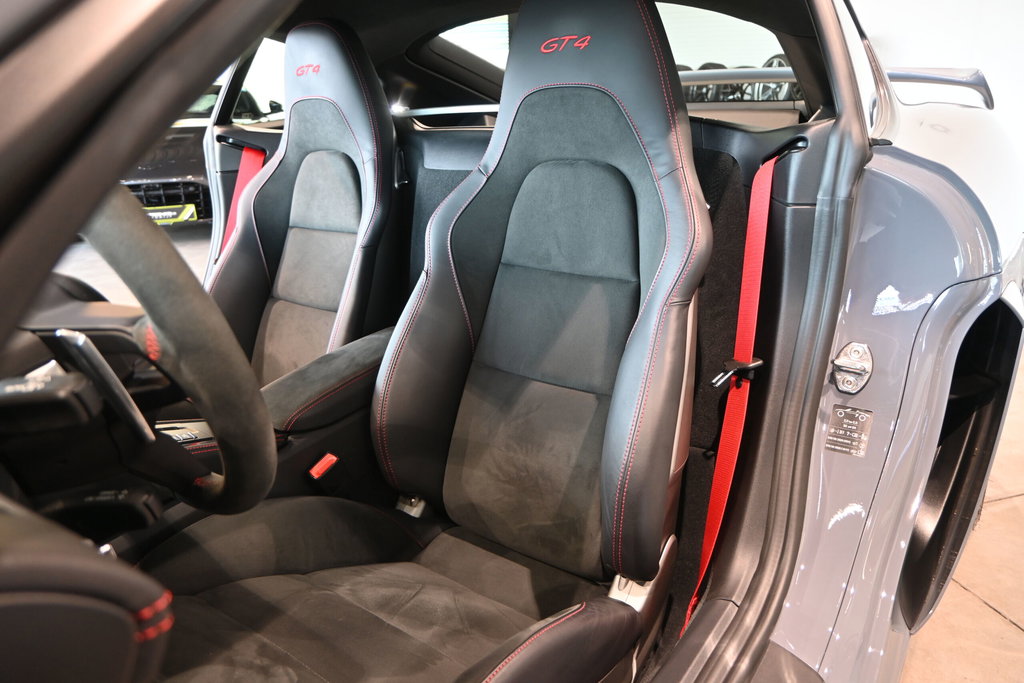 Porsche 718 Cayman GT4