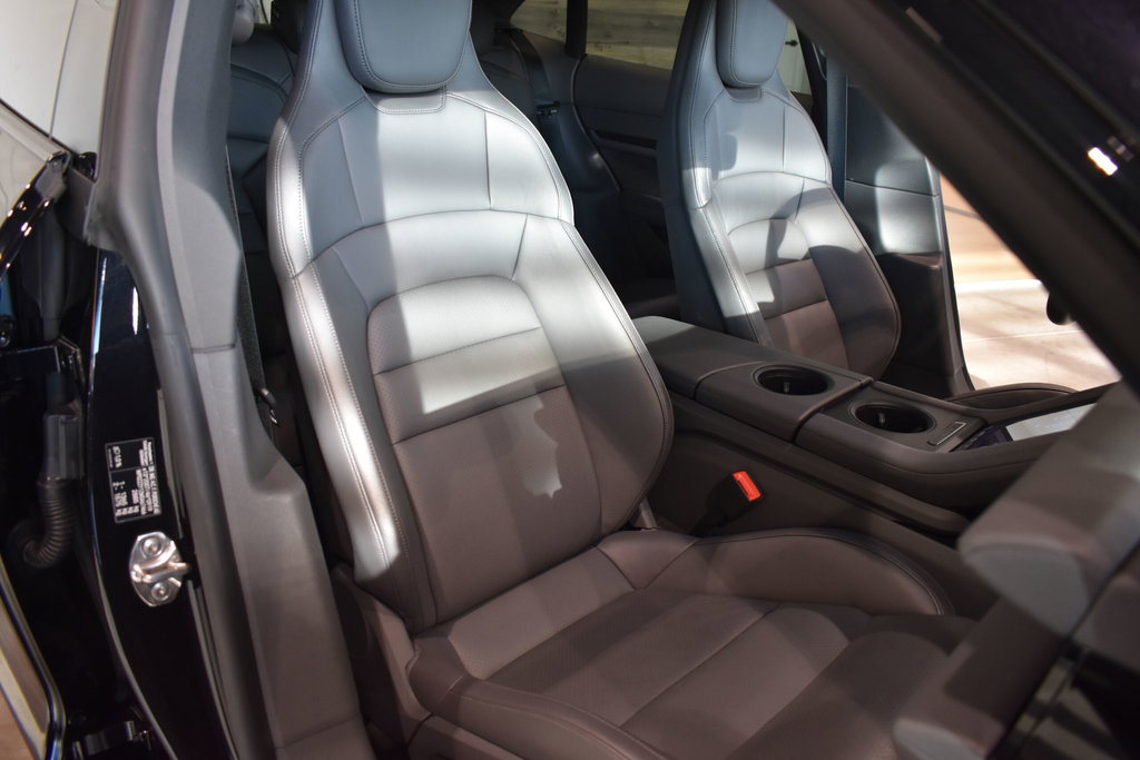 Porsche Taycan 4 Cross Turismo