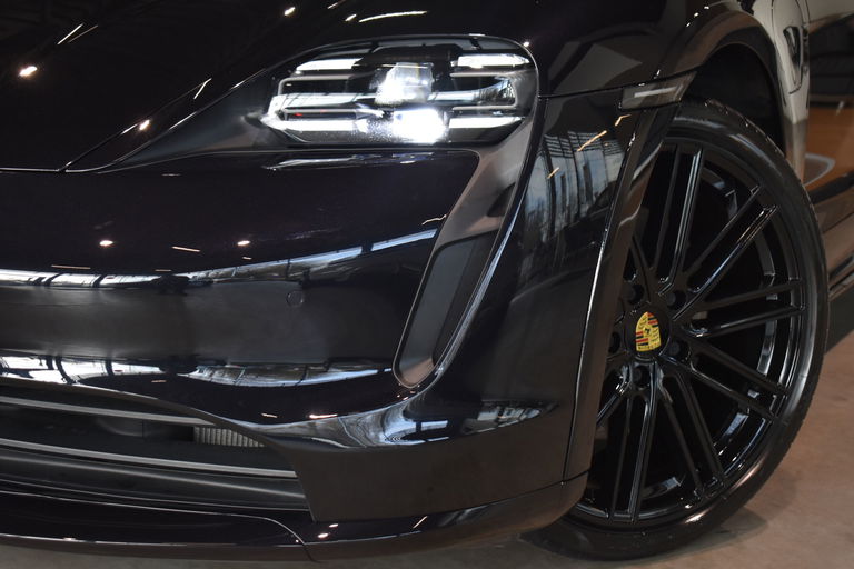 Porsche Taycan 4 Cross Turismo