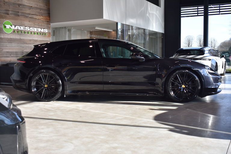 Porsche Taycan 4 Cross Turismo