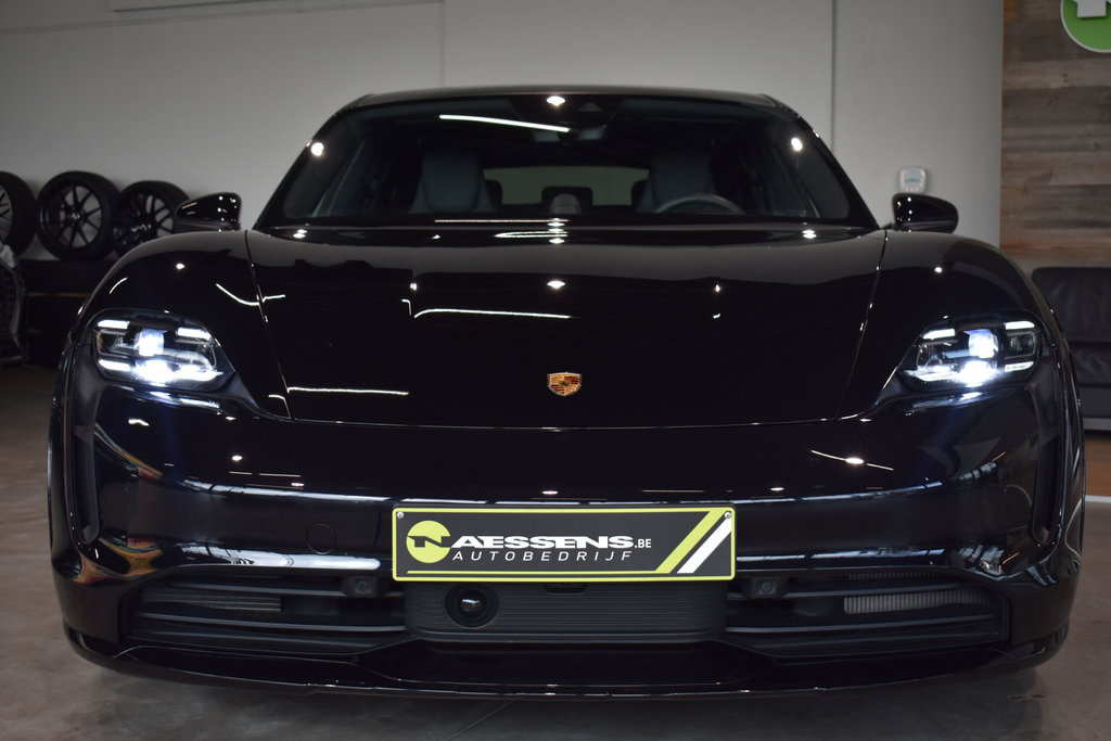 Porsche Taycan 4 Cross Turismo