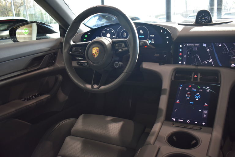 Porsche Taycan 4 Cross Turismo