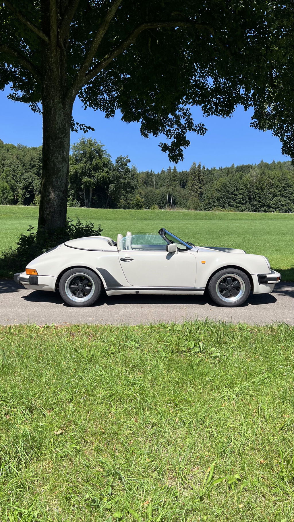 Porsche 911 Carrera 3.2 Speedster