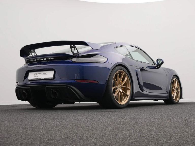 Porsche 718 Cayman GT4
