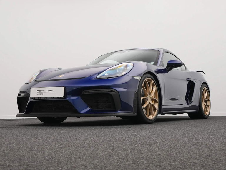 Porsche 718 Cayman GT4