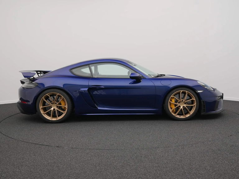 Porsche 718 Cayman GT4