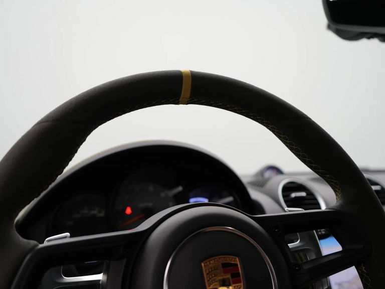 Porsche 718 Cayman GT4