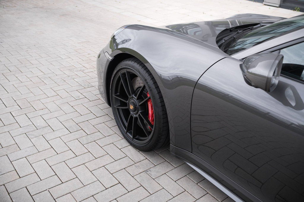 Porsche 992 Carrera GTS