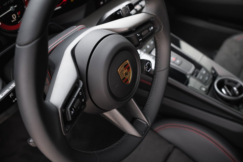 Porsche 992 Carrera GTS