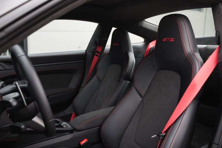 Porsche 992 Carrera GTS