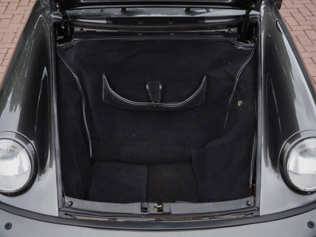 Porsche 964 Carrera 4