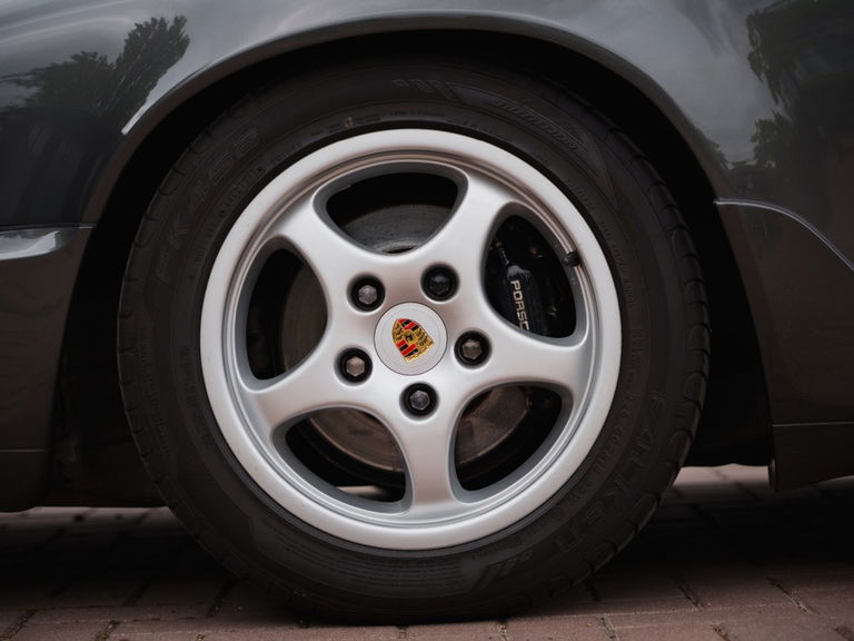 Porsche 964 Carrera 4