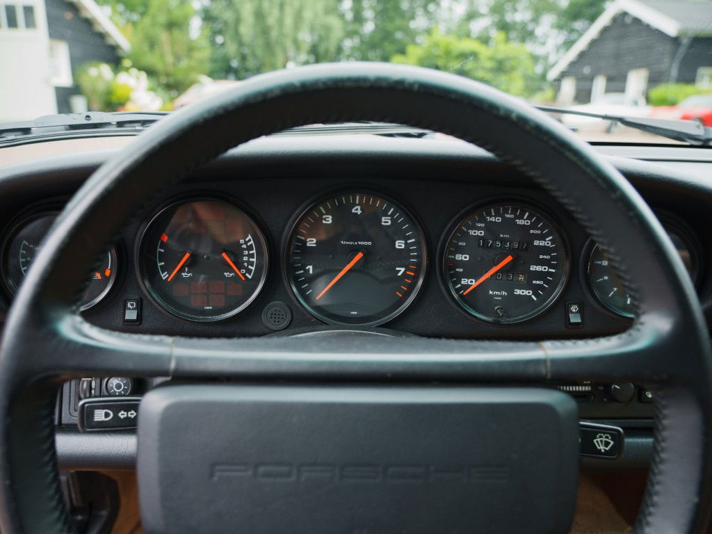 Porsche 964 Carrera 4