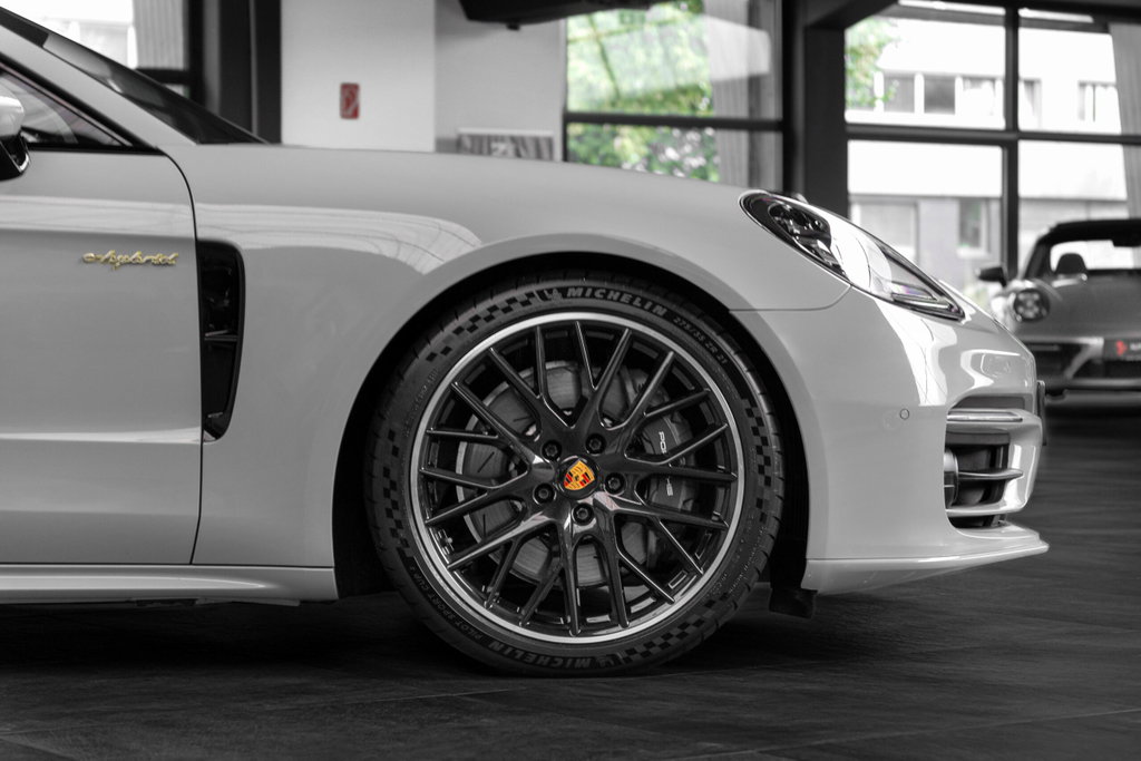 Porsche Panamera 4 E-Hybrid