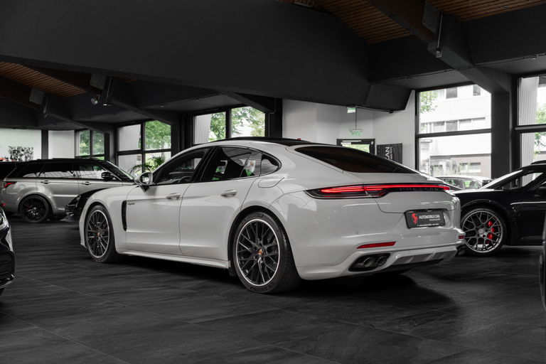 Porsche Panamera 4 E-Hybrid