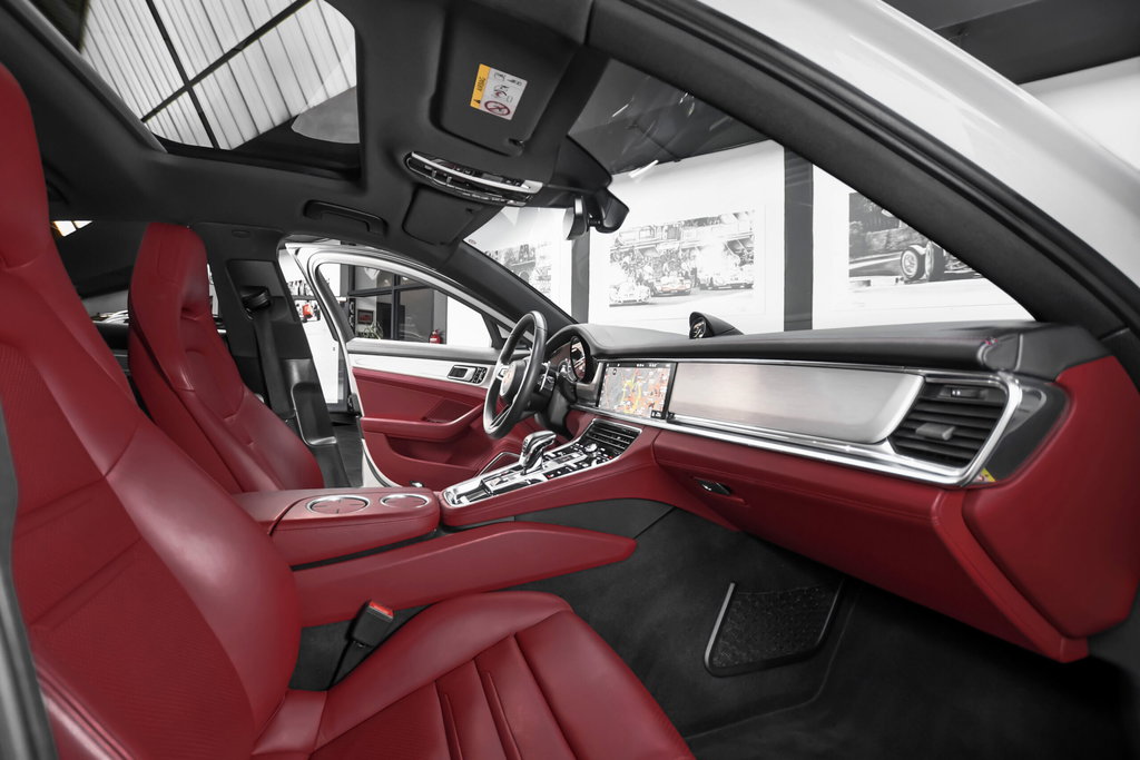 Porsche Panamera 4 E-Hybrid