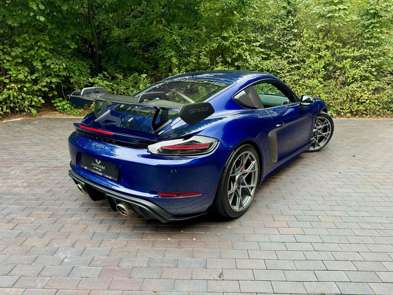 Porsche 718 Cayman GT4 RS