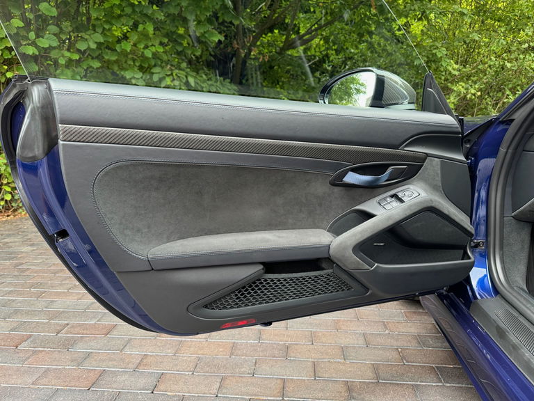 Porsche 718 Cayman GT4 RS