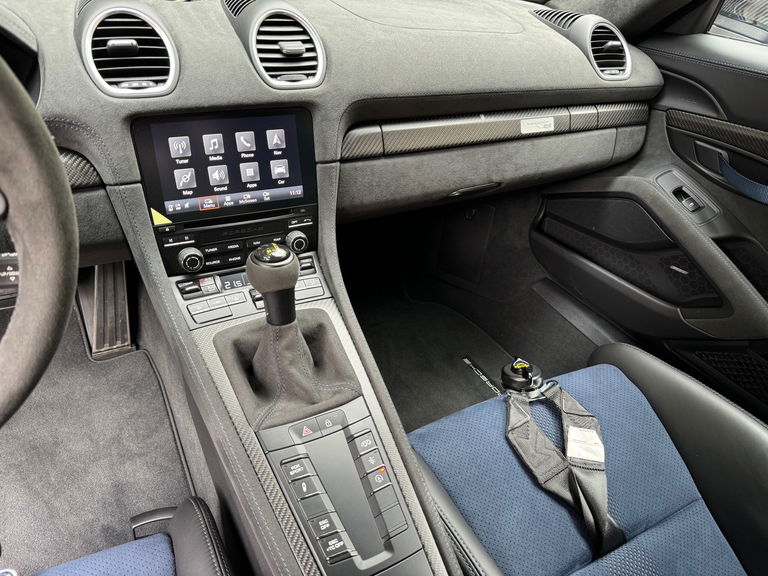 Porsche 718 Cayman GT4 RS