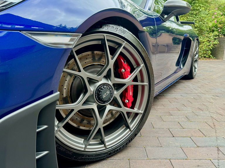Porsche 718 Cayman GT4 RS