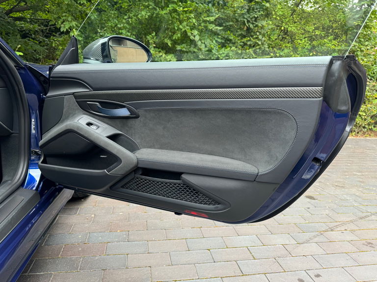 Porsche 718 Cayman GT4 RS