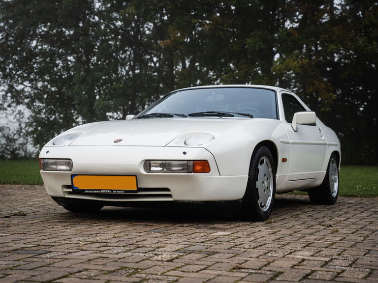 Porsche 928 S4