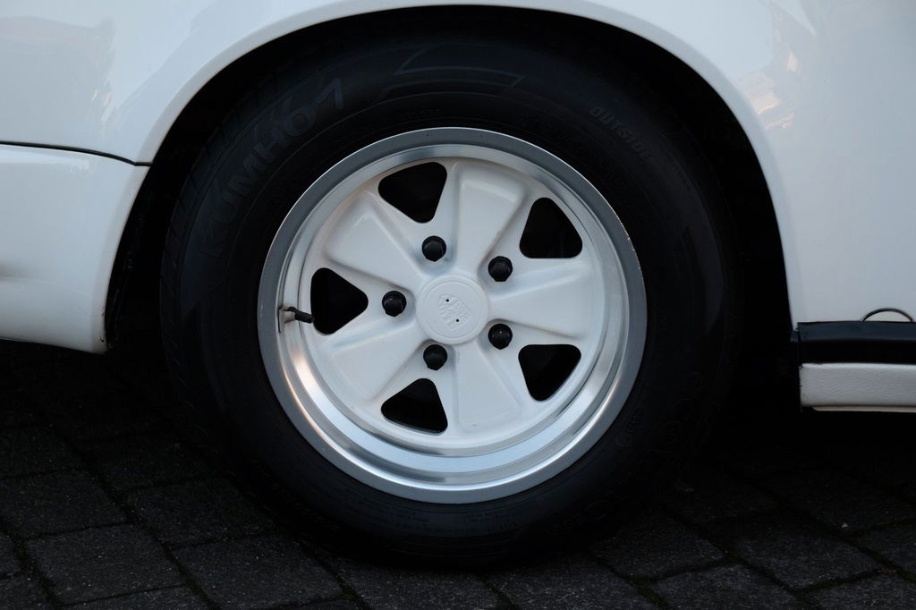 Porsche 911 Carrera 3.2 (US)