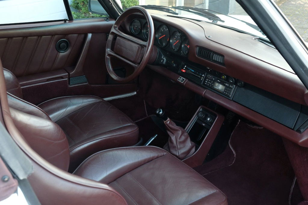 Porsche 911 Carrera 3.2 (US)