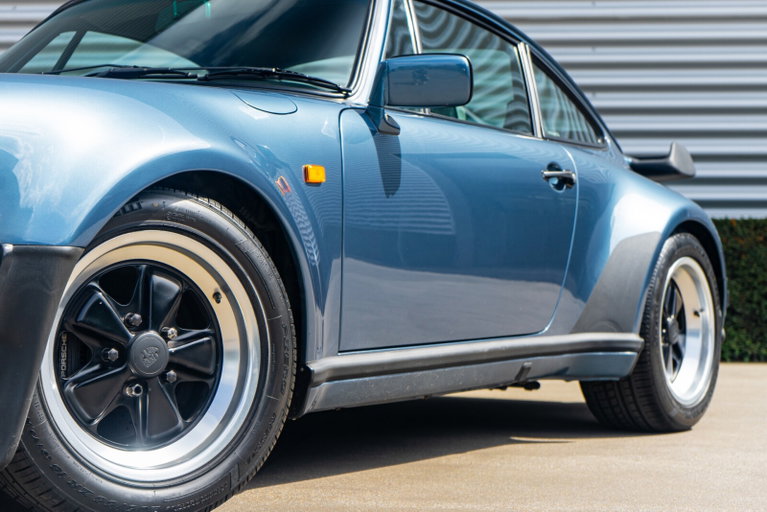 Porsche 911 Turbo 3.3 (US)