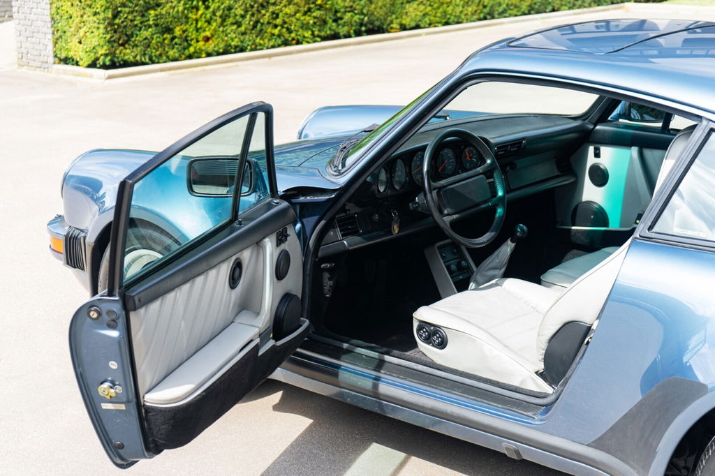 Porsche 911 Turbo 3.3 (US)