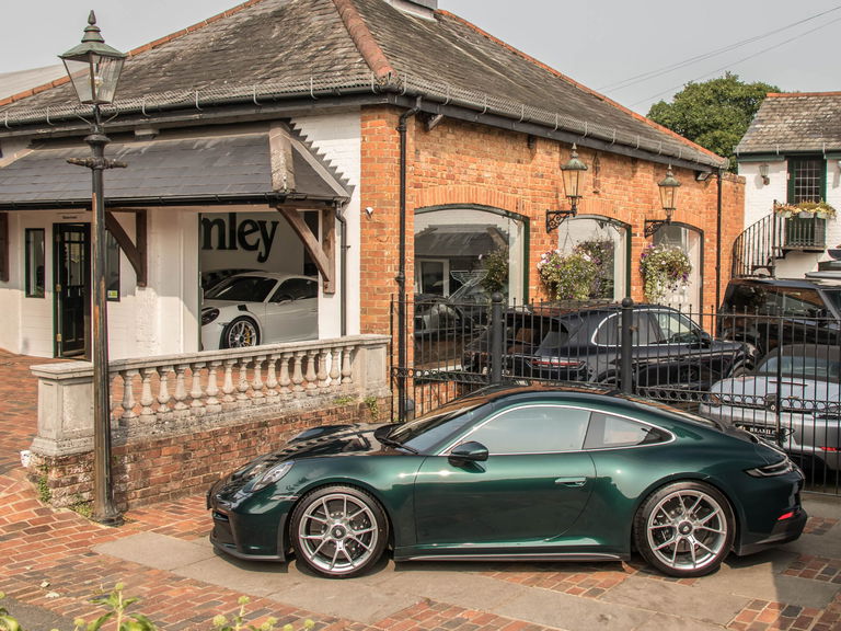 Porsche 992 GT3 Touring