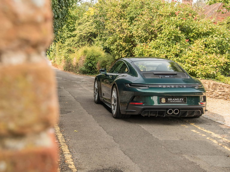 Porsche 992 GT3 Touring