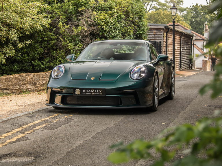 Porsche 992 GT3 Touring