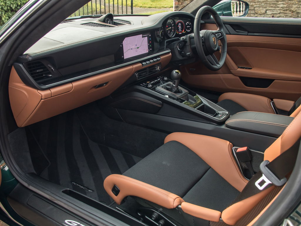 Porsche 992 GT3 Touring