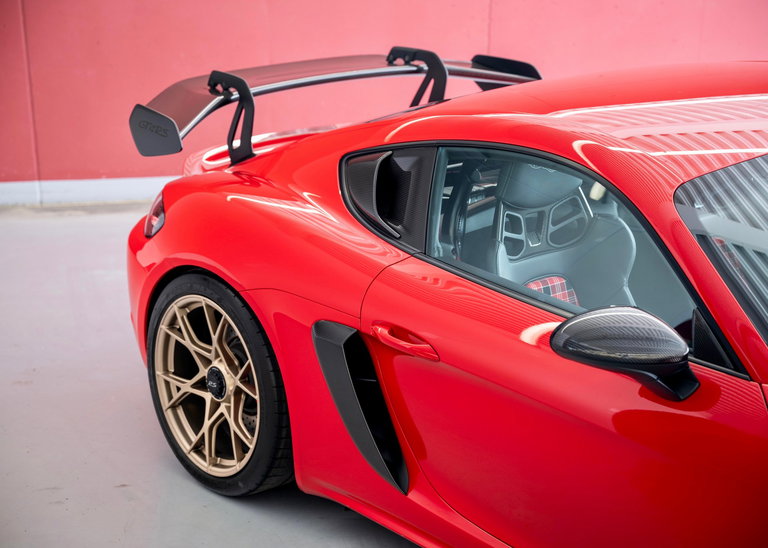 Porsche 718 Cayman GT4 RS