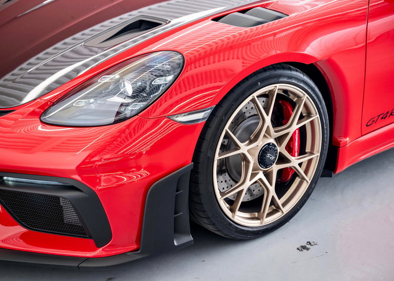 Porsche 718 Cayman GT4 RS