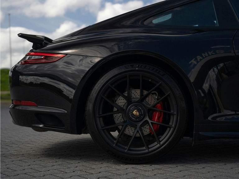 Porsche 991.2 Carrera GTS