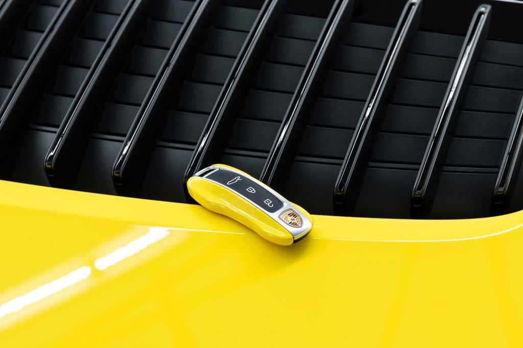 Porsche 992 Carrera GTS