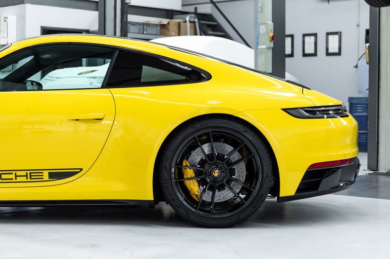 Porsche 992 Carrera GTS