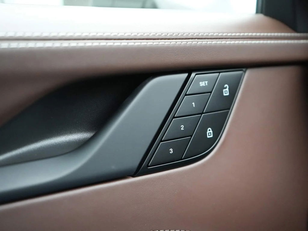 Porsche 992 Carrera 4 GTS