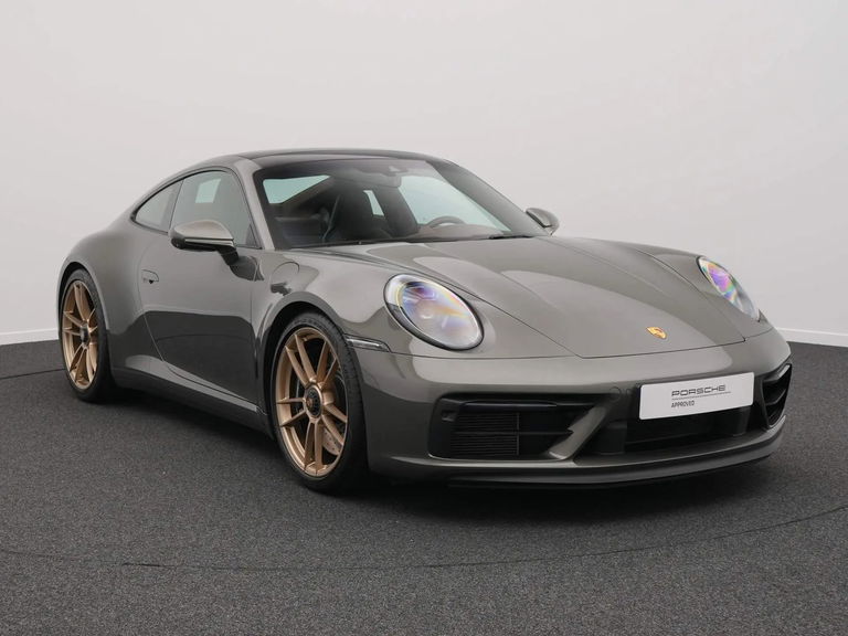 Porsche 992 Carrera 4 GTS